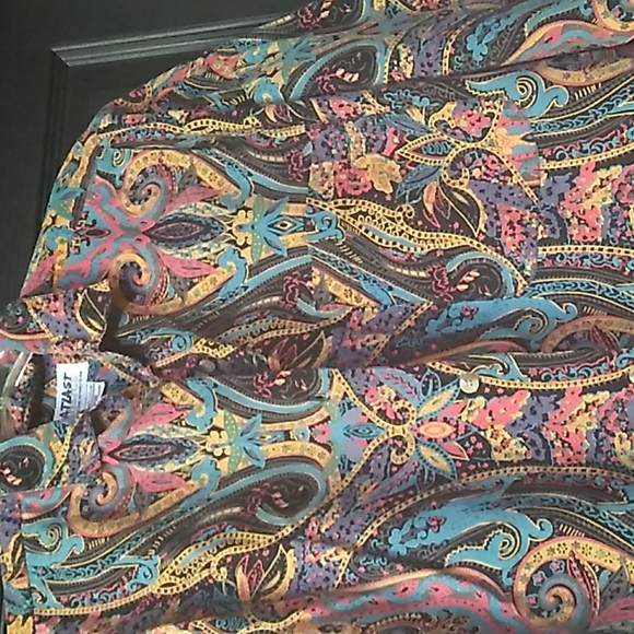 Atlast button down top - Picture 2 of 8